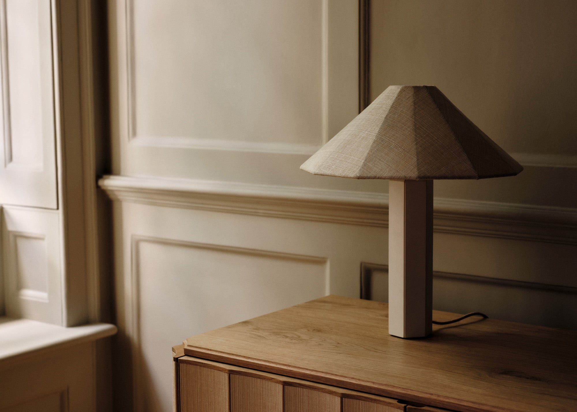 Faustine table light