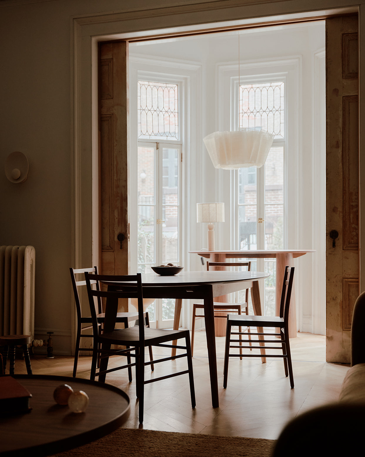 Harper dining table extending