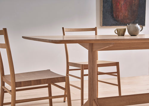 Achilles dining table