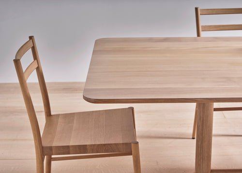 Achilles dining table