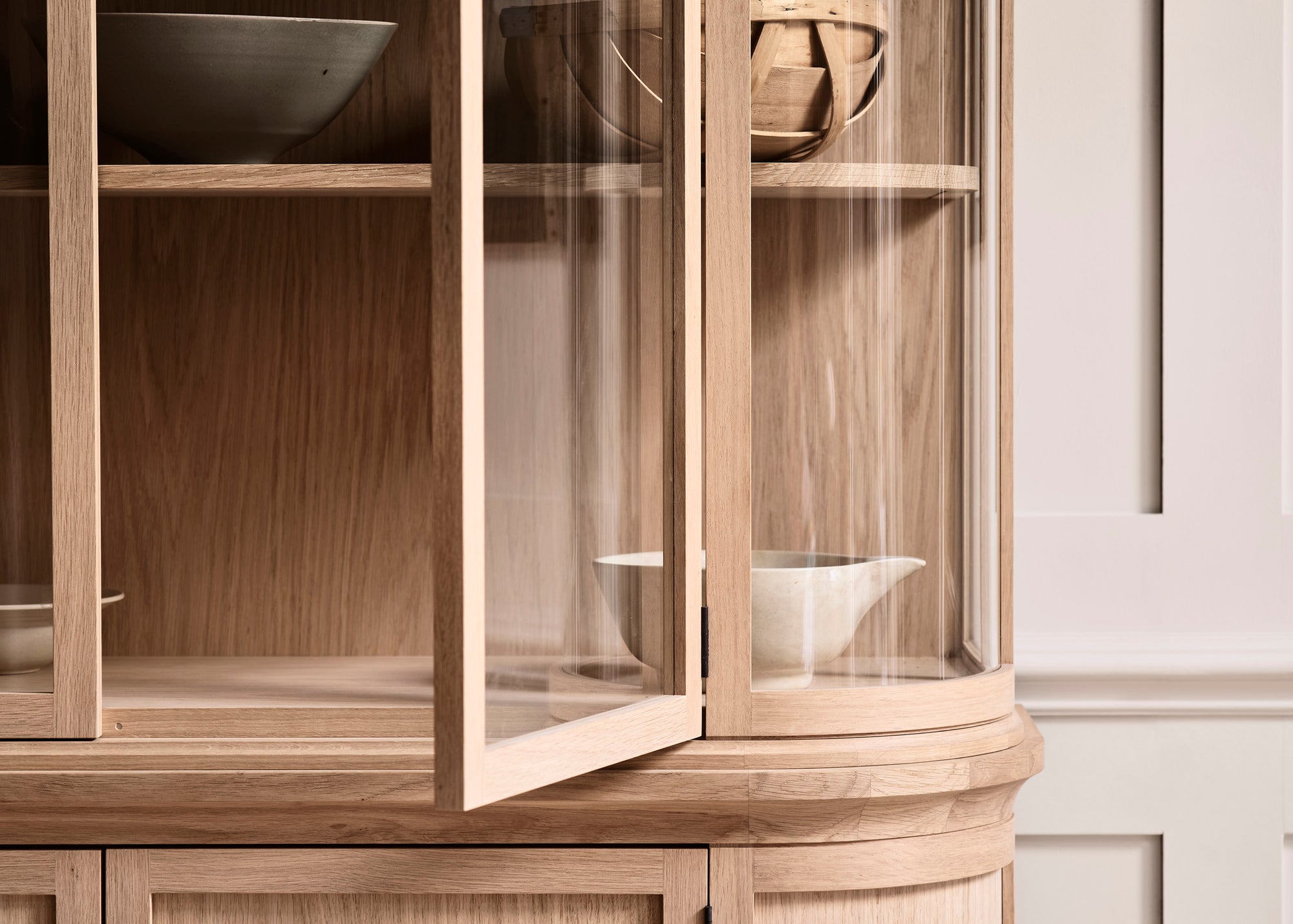 Mercier vitrine timber