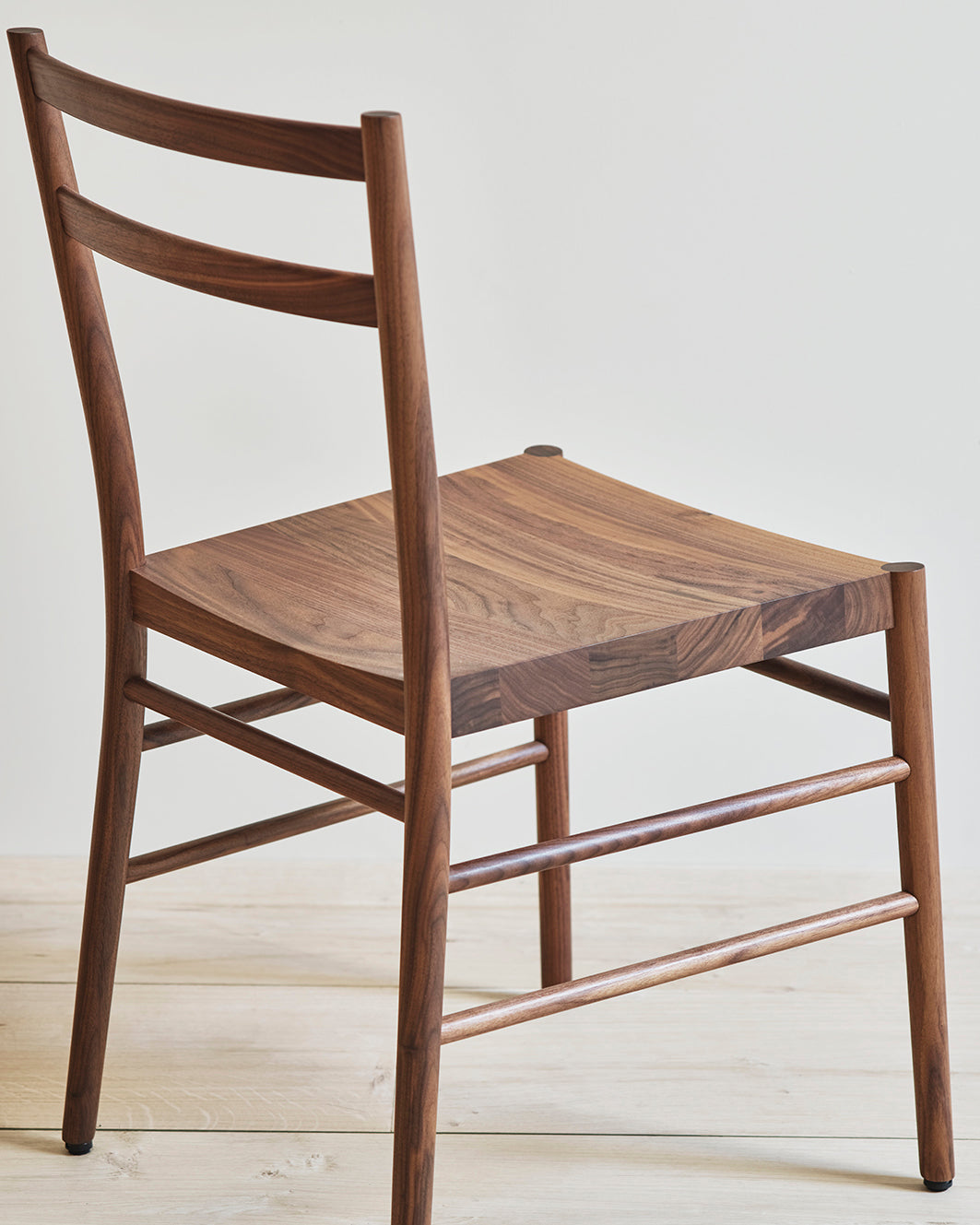 Avery dining chair