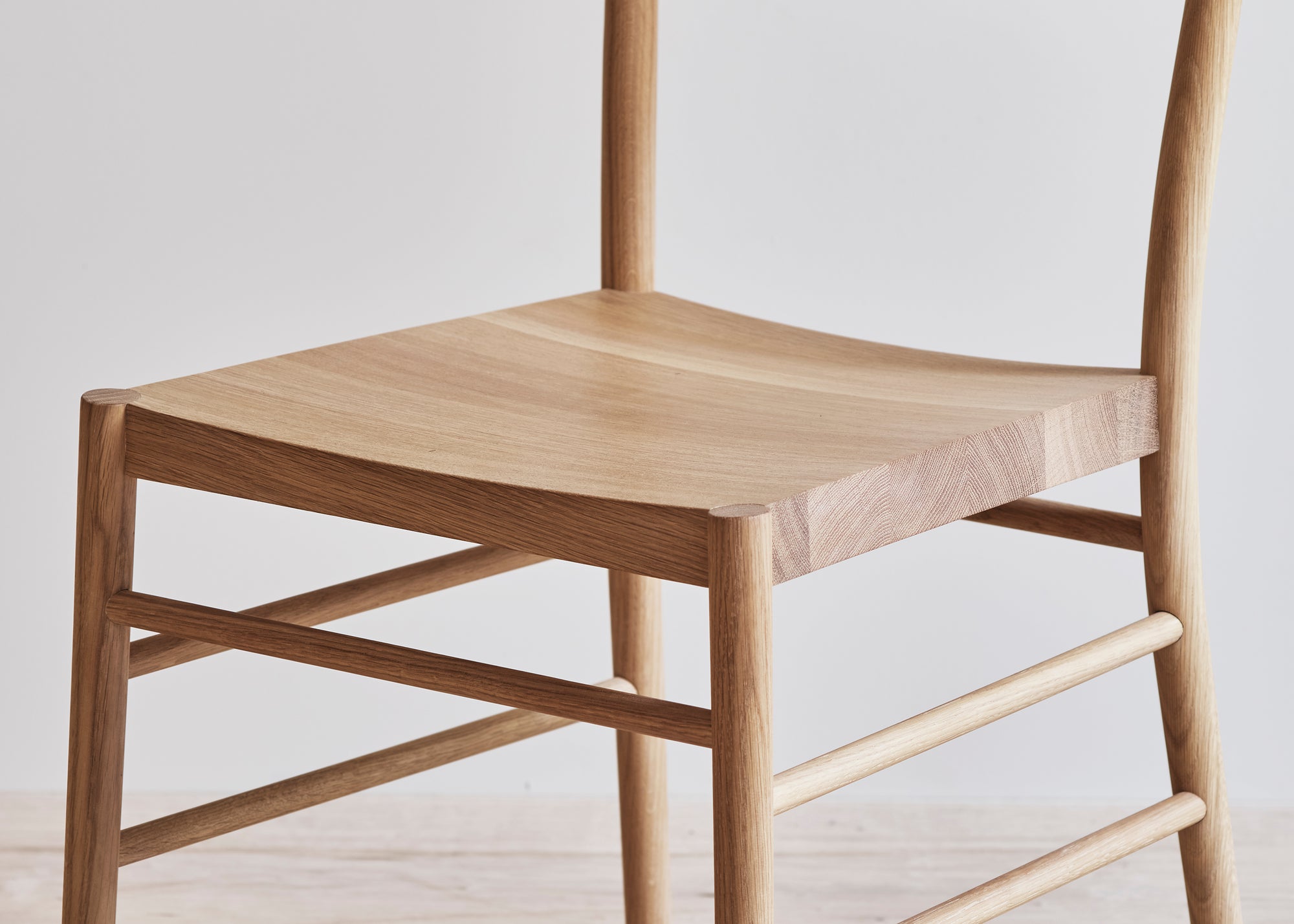 Avery dining chair