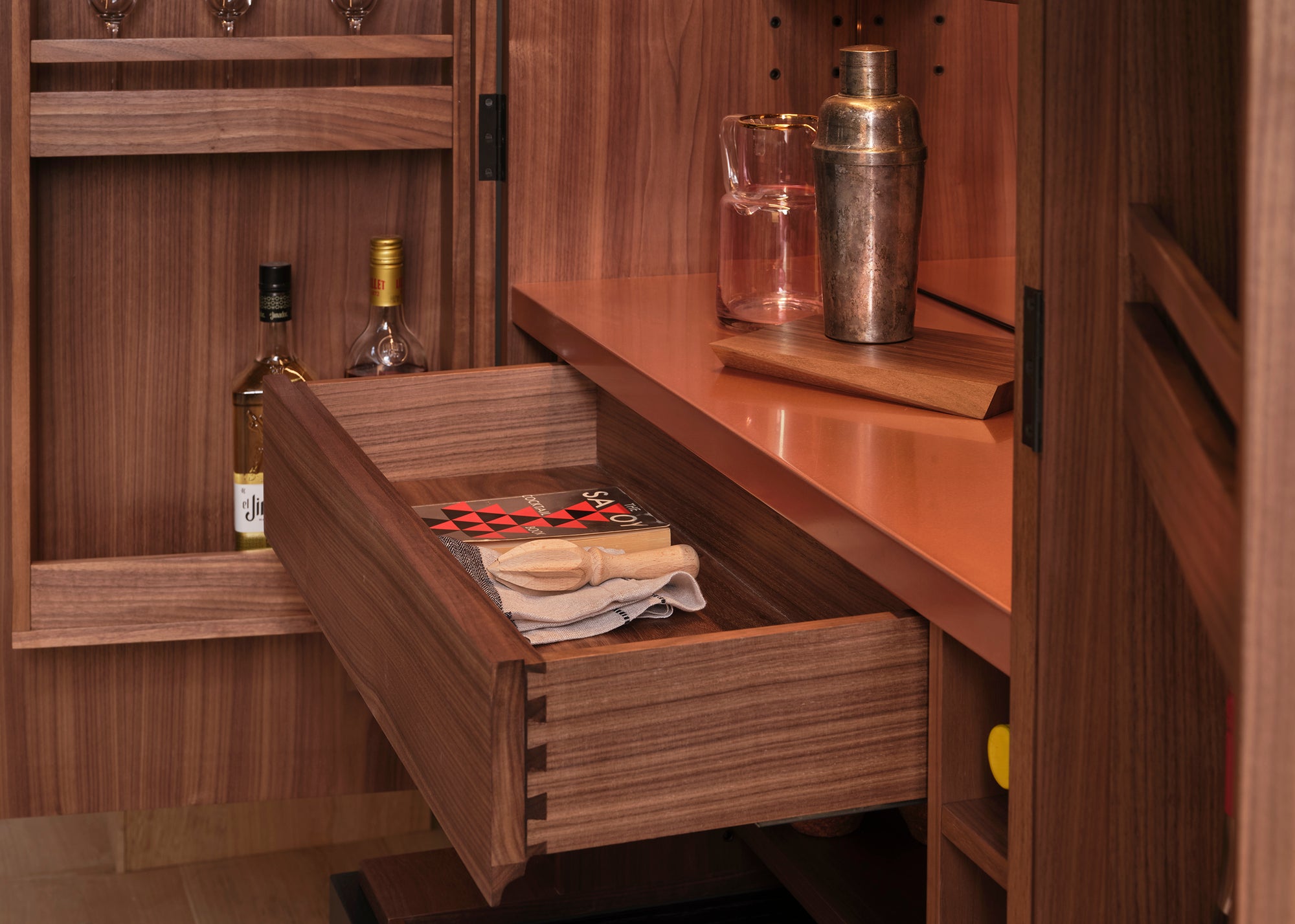 Frans drinks cabinet