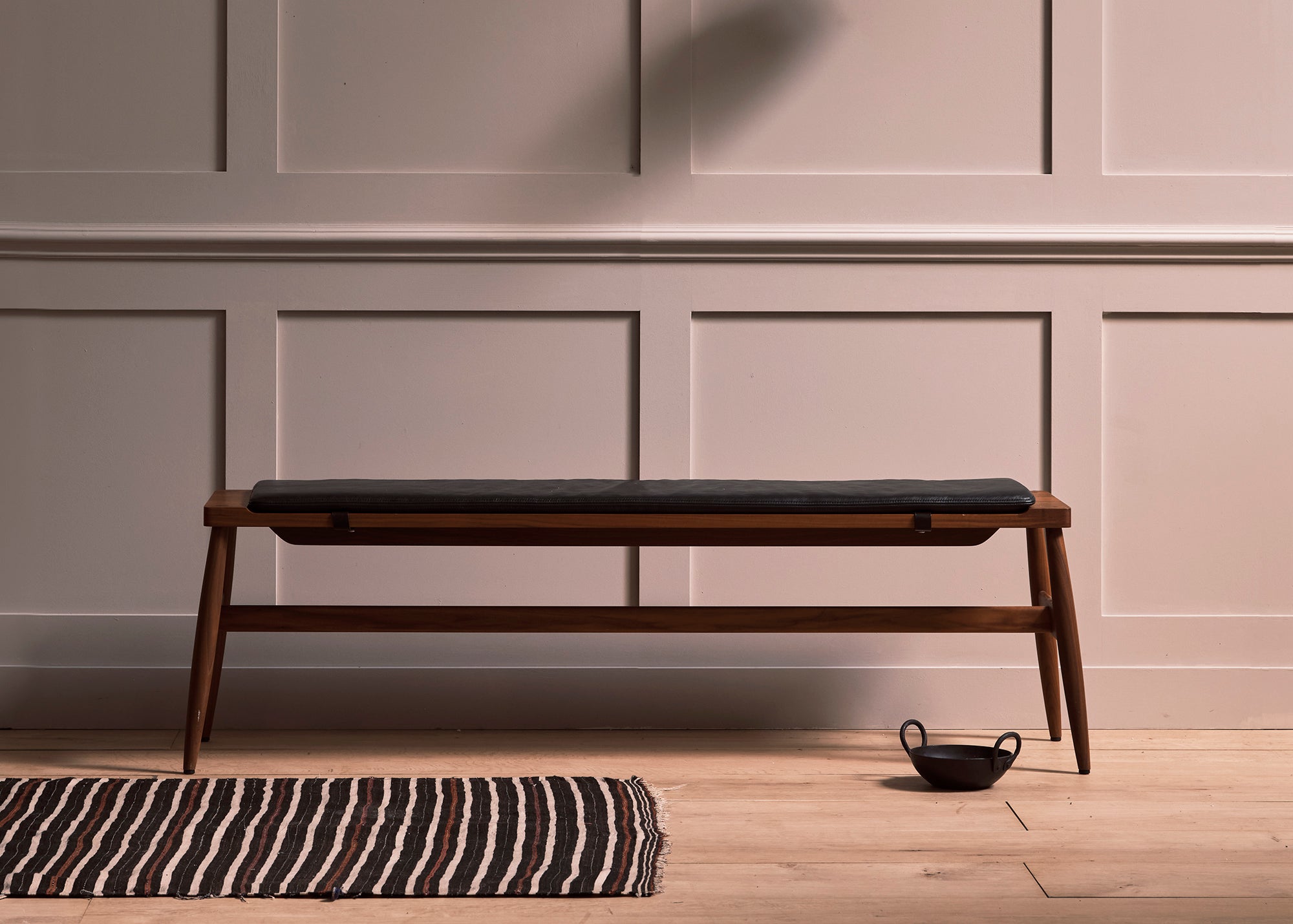 Relaxed elegance by PINCH | View the Imo bench with pad – PINCH London