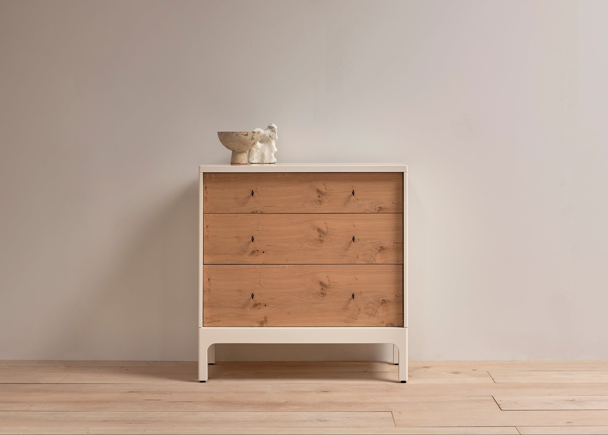 Joyce chest of drawers
