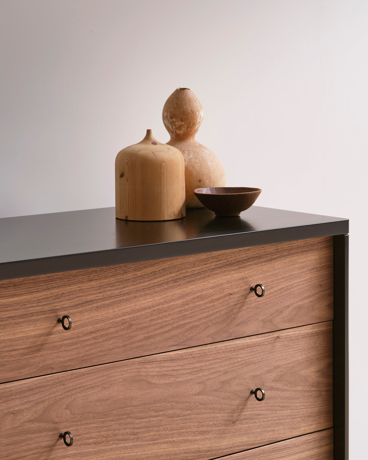 Joyce chest of drawers