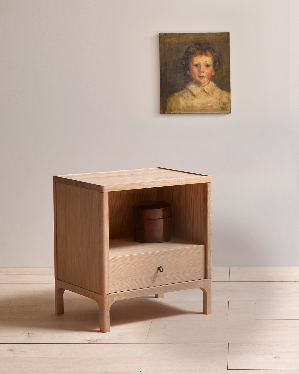 Joyce bedside table medium