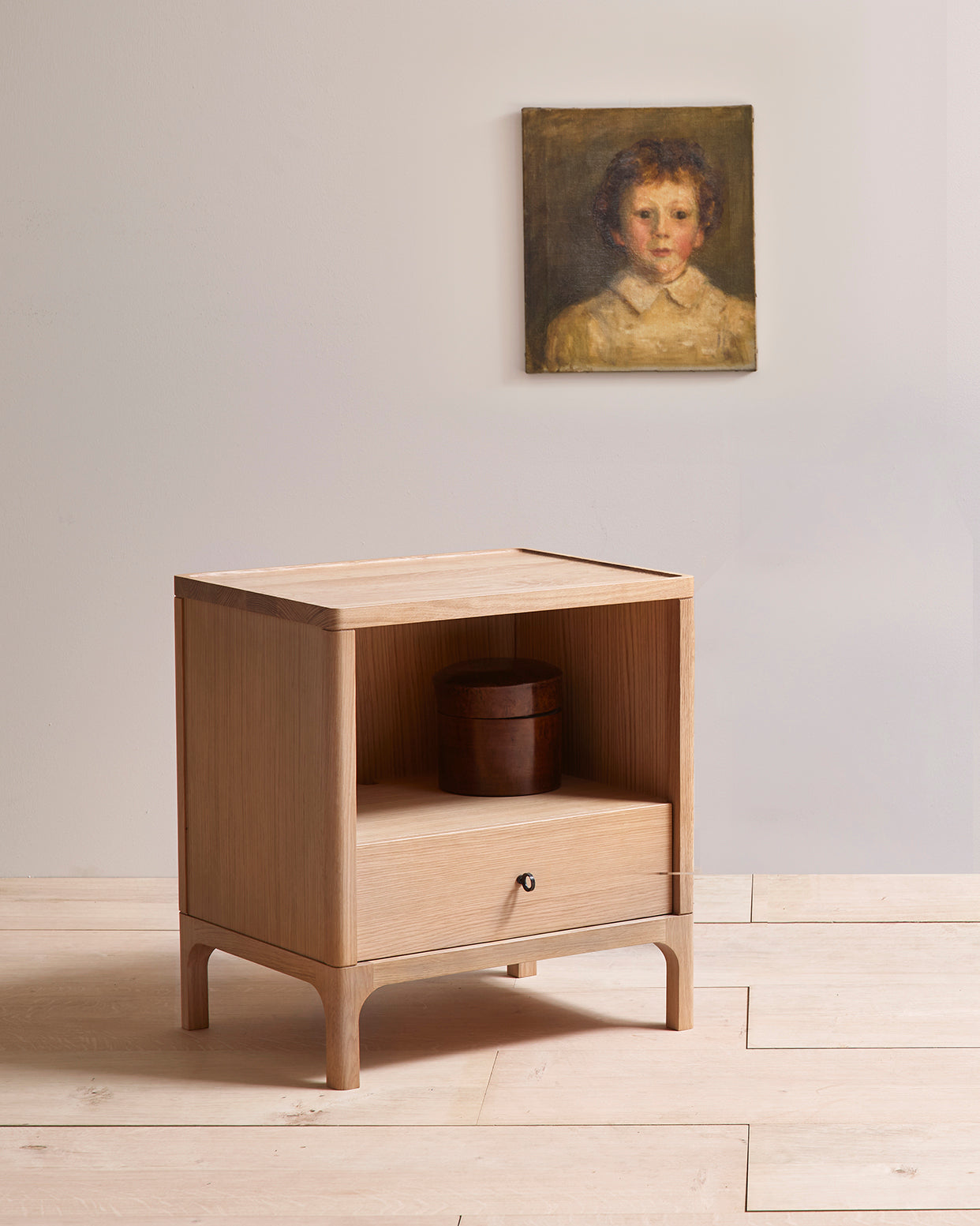 Joyce bedside table medium