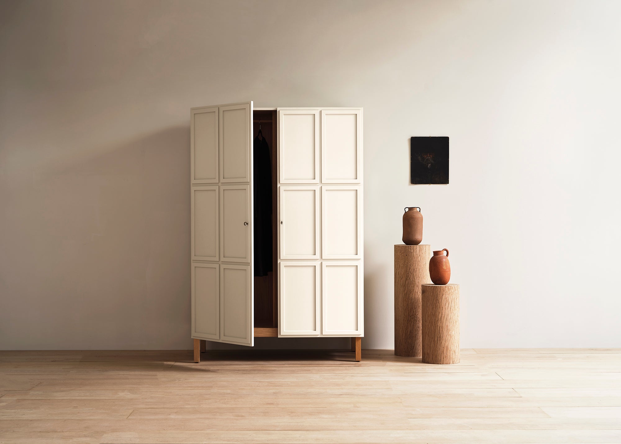 Frey armoire