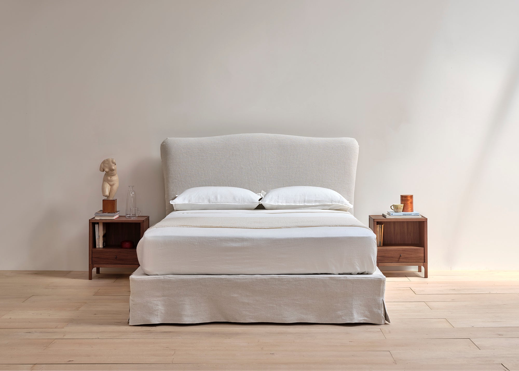 Moreau pleated bed