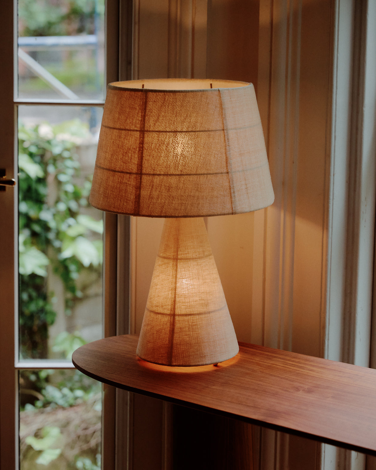 Gentle table light 560