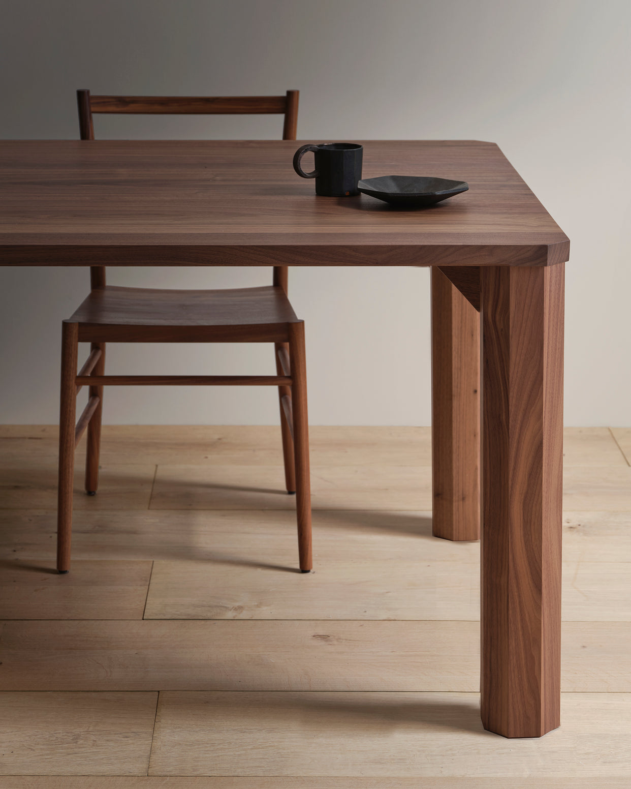 Mead dining table
