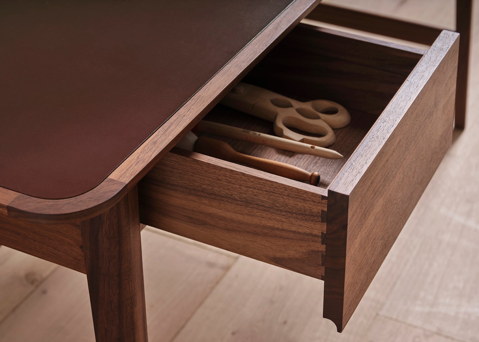 Menton inlaid leather desk