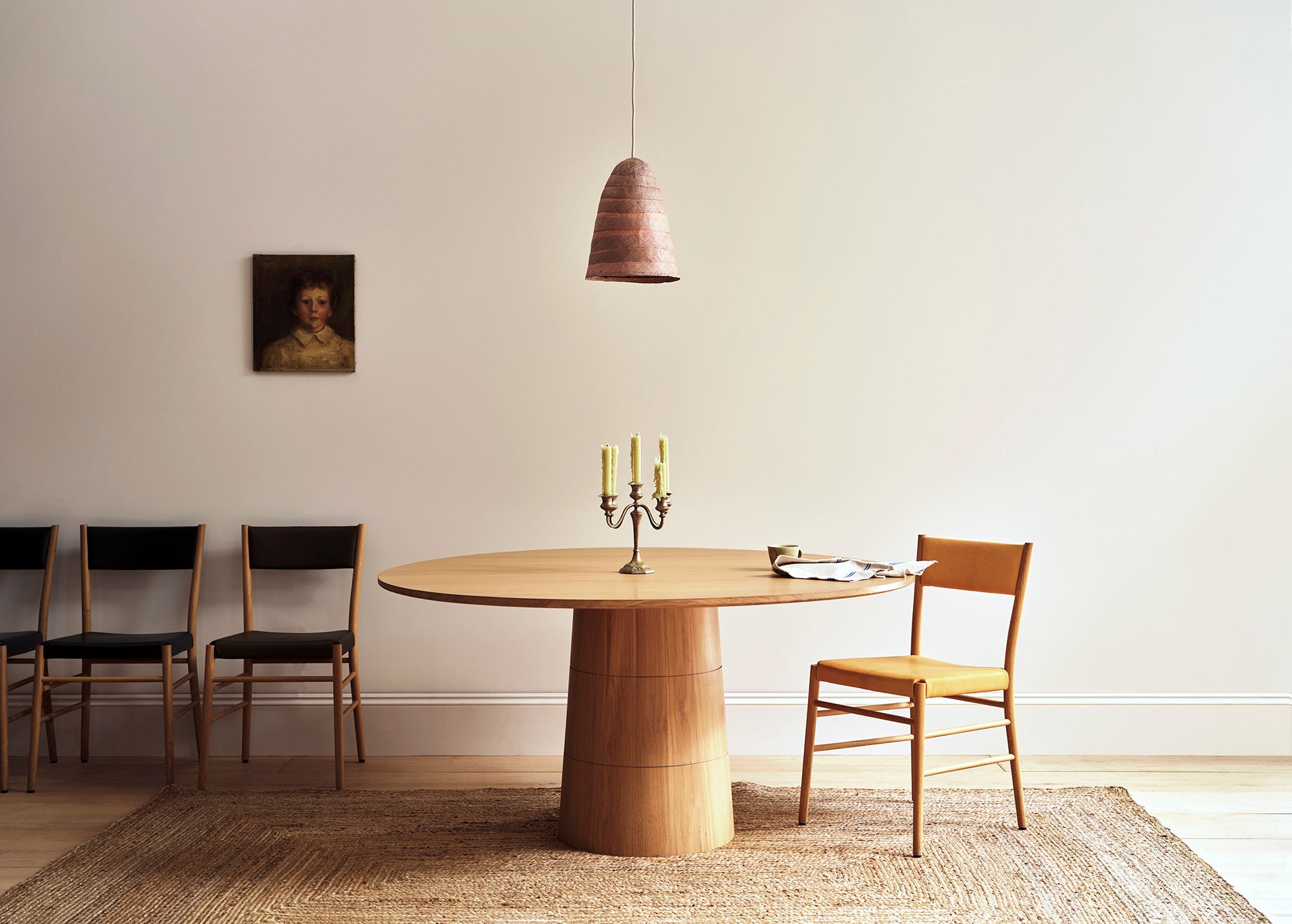 Rodan dining table