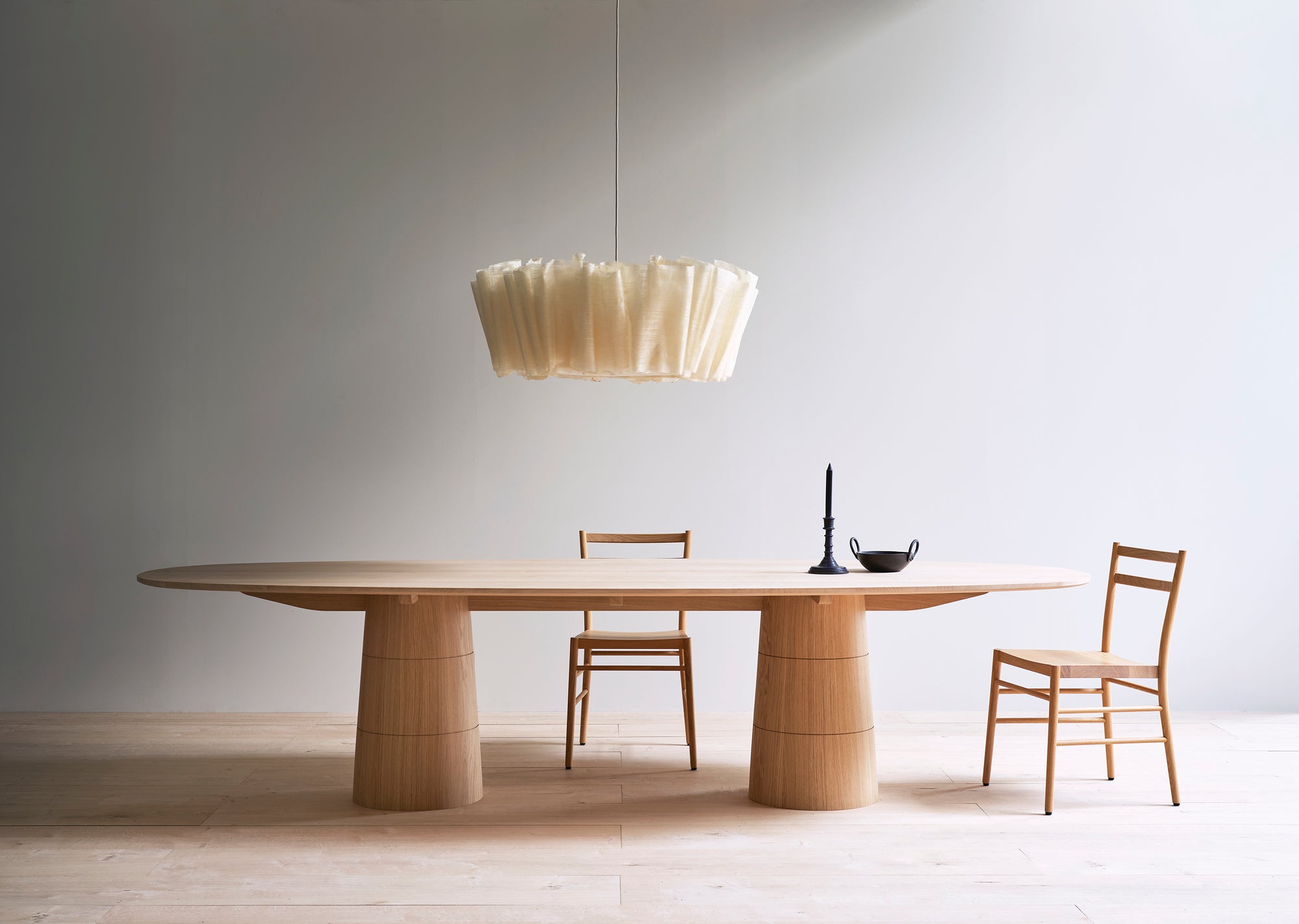 Rodan elliptical dining table