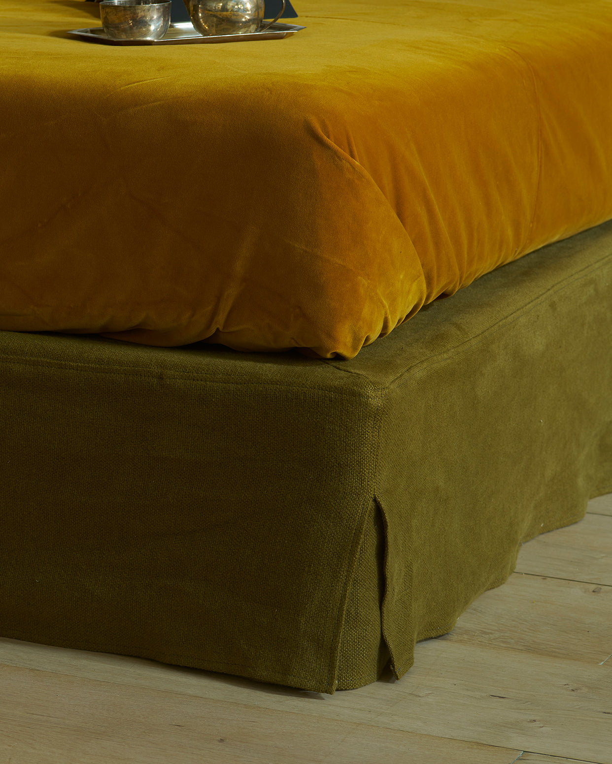 Moreau pleated bed