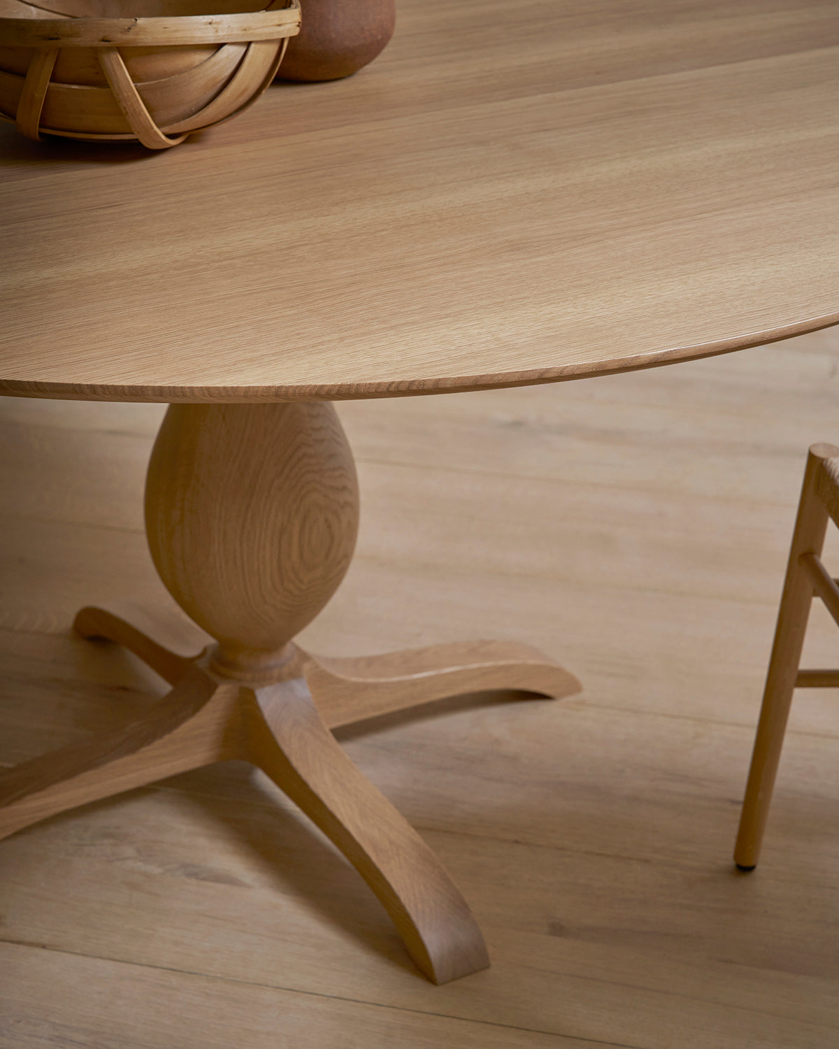Tove dining table circular