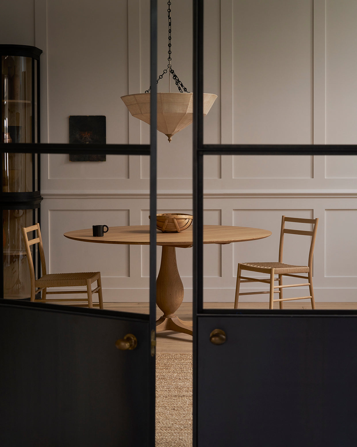 Tove dining table circular