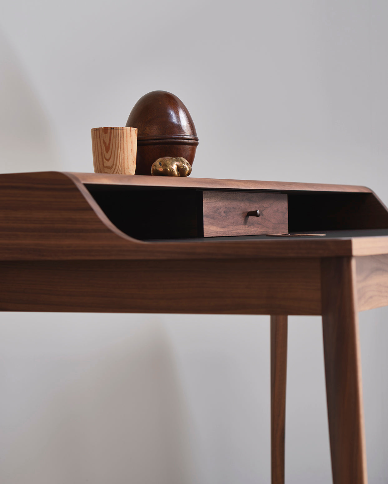 Yves desk