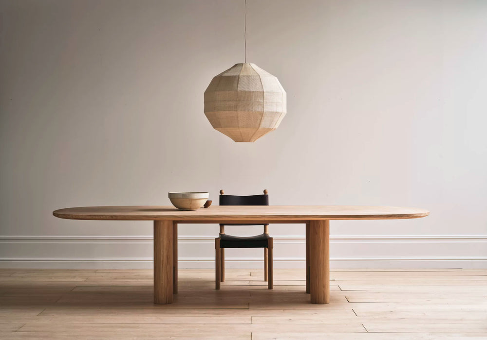 Onis dining table